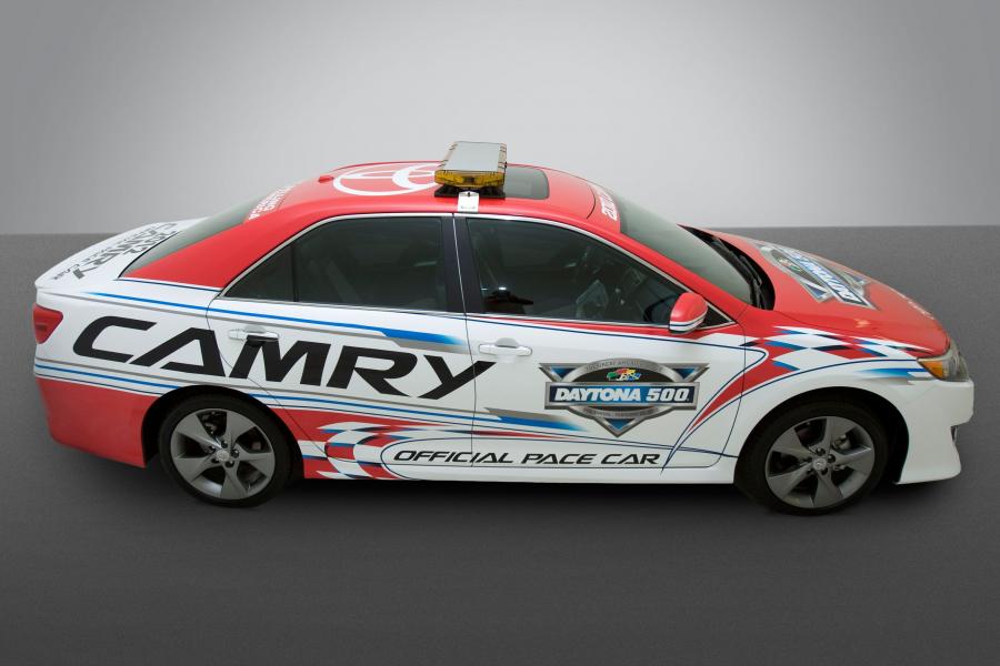  Toyota Camry SE Daytona 500 Pace Car 2012 года  (фото 12 из 15)